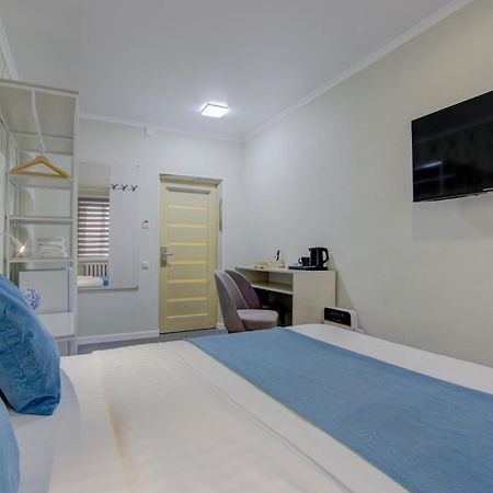 Viva Hotel Bisjkek Buitenkant foto