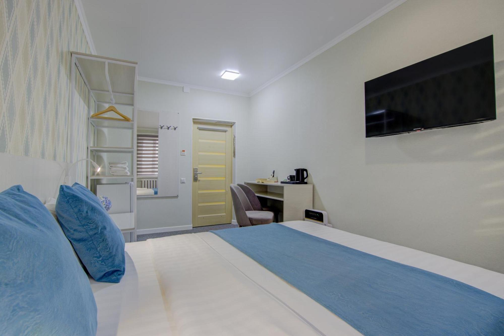 Viva Hotel Bisjkek Buitenkant foto